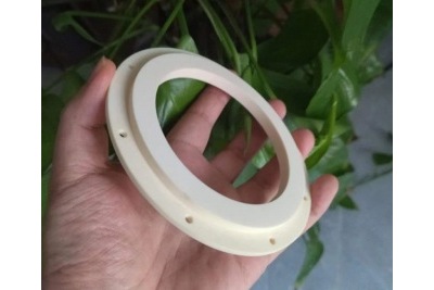 陶瓷雕銑機加工氧化鋁法蘭的應用優勢